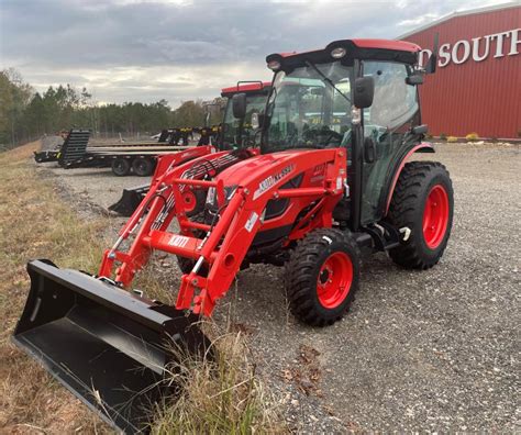 2023 Mahindra 2638 HST W LDR Tractor