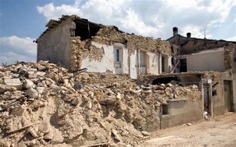 50 Anni Di Terremoti La Storia Di Un Paese Ad Elevato Rischio Sismico