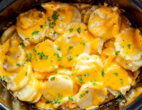 Crockpot Scalloped Potatoes Easy And Cheesy Lil Luna