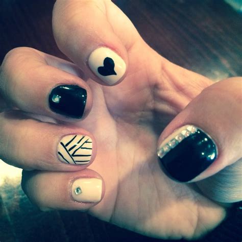 Nude And Black Nail Design Nails Black Nail Designs Nail Art