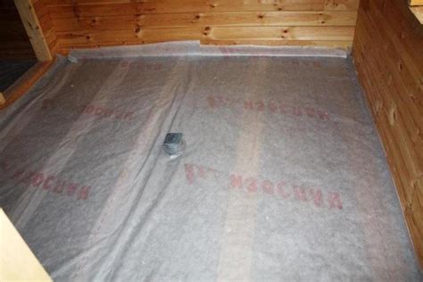 Утепление потолка в деревянном доме