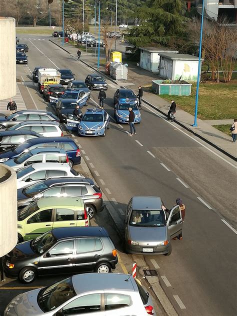 Brescia Banda Di Rapinatori Catanesi In Trasferta Fallisce Colpo In