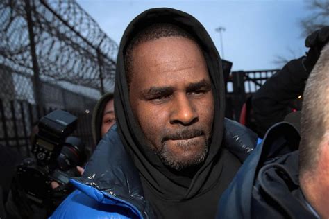 R Kelly Arrested On Federal Sex Trafficking Charges Glitz Africa Magazine