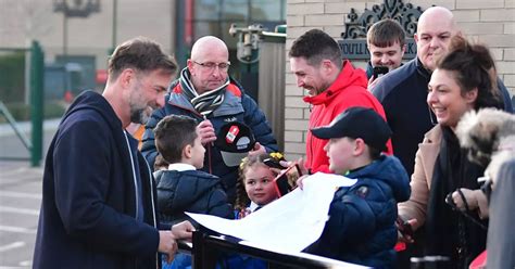 Jurgen Klopp S Touching Gesture To Fans Minutes After Press Conference