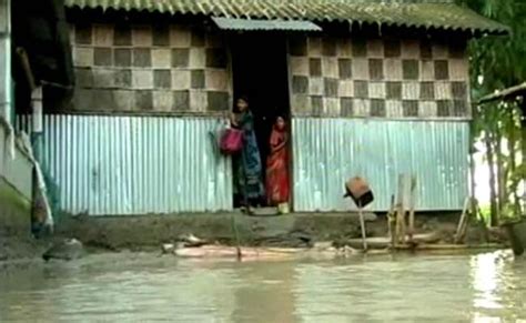 Assam Flood Kill 4 Over 2 000 Villages Still Under Water