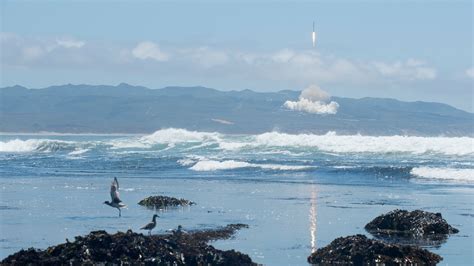 Falcon Iridium Grace Fo Launch Vandenberg Space Force Base