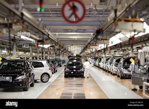 Golf car production, VW Werk Wolfsburg, VW car factory Wolfsburg, Lower ...