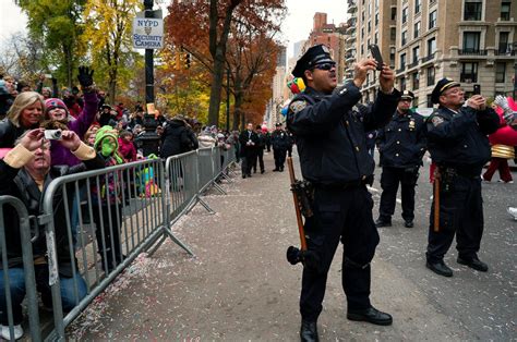 Thanksgiving Day Parade - ABC News