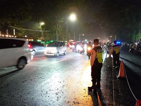 Polrestabes Bandung Patroli Skala Besar Di Malam Tahun Baru