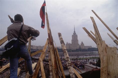 55 Photos That Capture The Collapse Of The Soviet Union