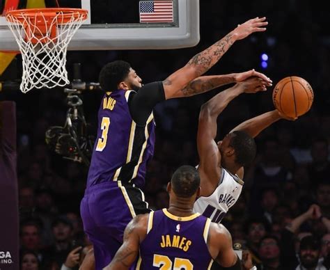 Lakers Highlights Anthony Davis Seals Win Against Kings With Last