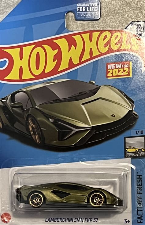 Hot Wheels Lamborghini Veneno Toy Car