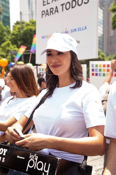 Beautiful Brunette With An Amazing Ass In Very Tight Jeans