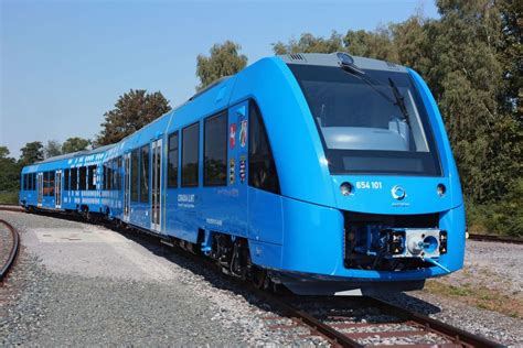 Le Premier Train Hydrog Ne D Alstom D J Sur Les Rails Ferroviaire