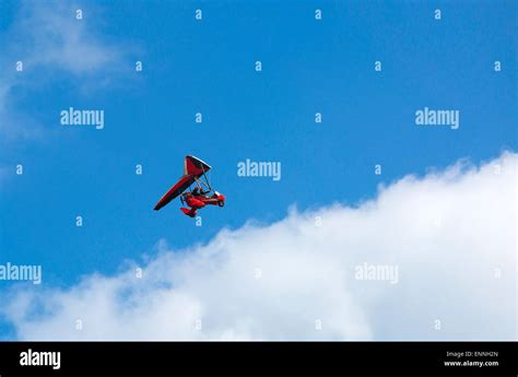 Delta wing glider hi-res stock photography and images - Alamy