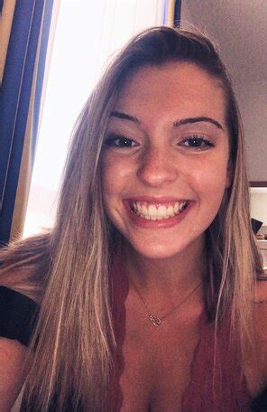 Thick TikToker Gets Her Huge Tits Out Photo Gallery