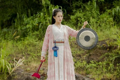 Guan Xiao Tong Castle In The Sky Hanfu Miley Sword Product Launch