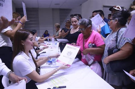 Entregan Escrituras A Familias De Colonias En Mazatl N