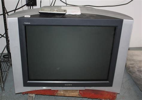 Sony 32" Trinitron TV w/ Remote