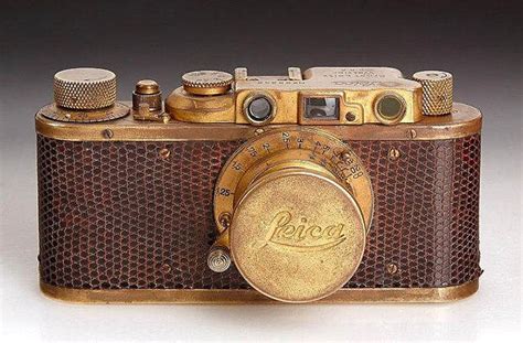 Invaluable Guide To Vintage Leica Cameras Invaluable