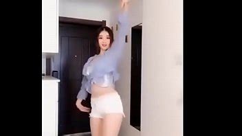 em gái mưa XVIDEOS