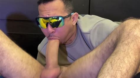 在他妻子上班的时候和我已婚的邻居做爱 Pornhub Gay