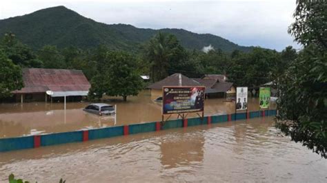 Banjir Bandang Landa Kabupaten Bima Provinsi Ntb Beberapa Jembatan Putus