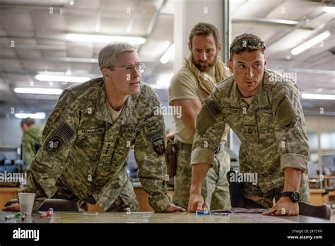 WAR MACHINE, front l-r: Brad Pitt, Ben Peel, 2017. ph: Francois Duhamel ...