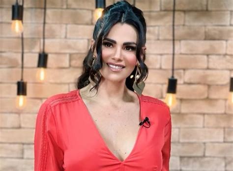 Luz Elena González sorprende con bikini en redes sociales