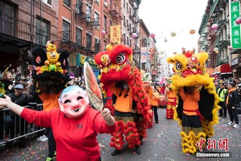 纽约唐人街举行花车大游行庆祝新春腾讯新闻