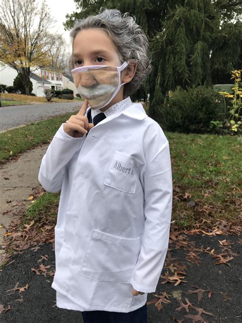 I’m loving my son’s Einstein costume we made together. : r/daddit