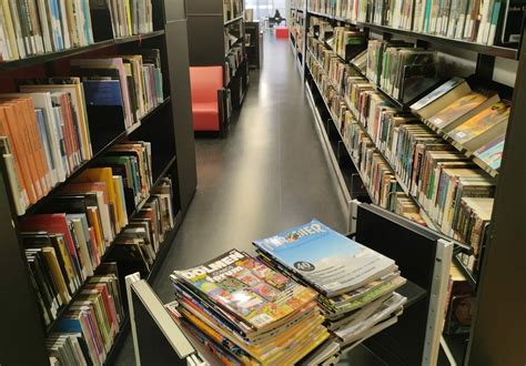 La Biblioteca De La Sagrada Fam Lia Realiza Una Donaci N A La Fundaci N