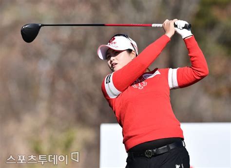 최혜진 Lpga 투어 데뷔전 첫날 공동 4위선두 리디아 고와 4타차 네이트 스포츠