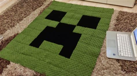 Poole Mamma Minecraft Creeper Crochet Blanket