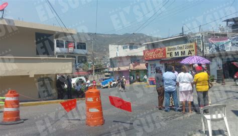 Bloquean Tres Calles De La Colonia Galeana De Chilpancingo Para Exigir