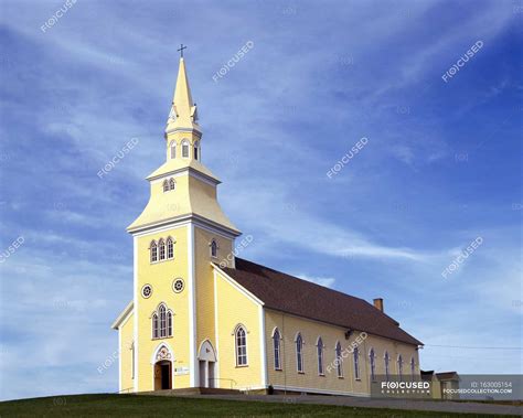 Yellow Church With Steeple — Building Belief Stock Photo 163005154