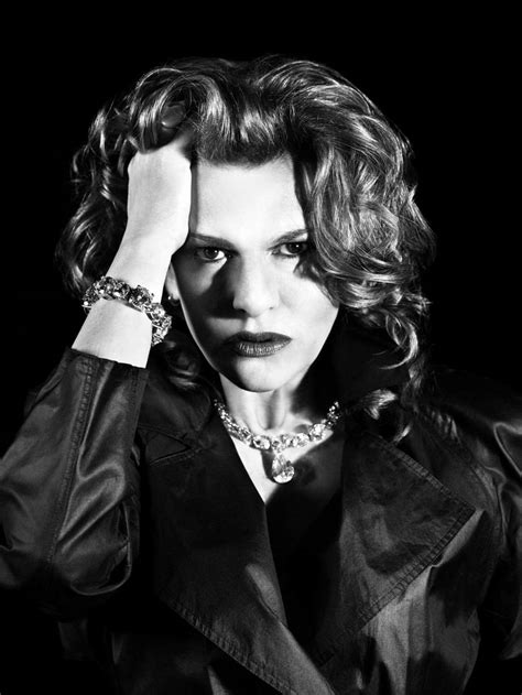 Sandra Bernhard