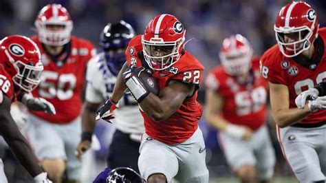 Georgia Rb Branson Robinson To Miss 2023 Season With Knee Injury As