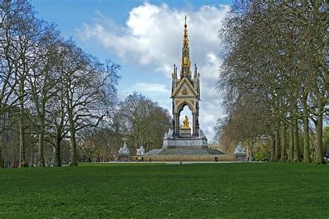 Visit Hyde Park in London - Explore London's Open Spaces