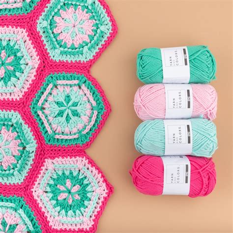 Yarn And Colors Flower Hexagon Baby Blanket Haakpakket Wolplein Nl