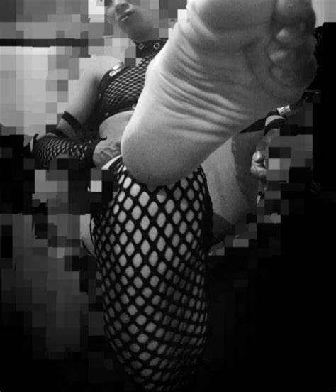 A Dark Mistress Long Toenails Nude Pics Xhamster