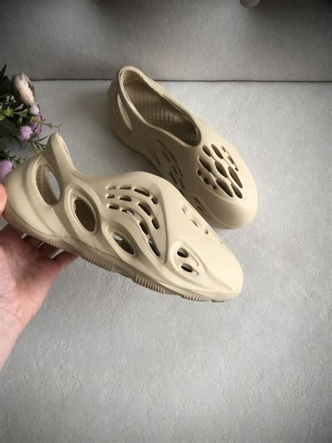 Тапки в стиле adidas yeezy foam runner — цена 1000 грн в каталоге ...