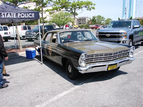 Am i the only one that finds old cop cars cool? : classiccars