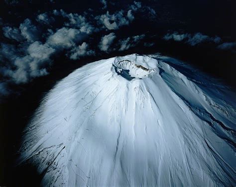 Mount Fuji Through the Lens of Ōyama Yukio (Photos) | Nippon.com