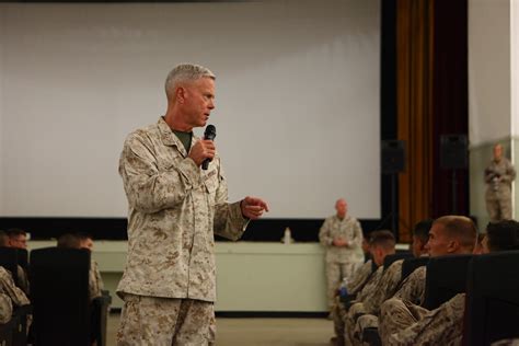 Commandant Visits Okinawa Marines Marine Corps Installations Pacific