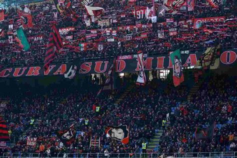 Caos Curva Sud Interviene La Procura Cosa Rischia Il Milan