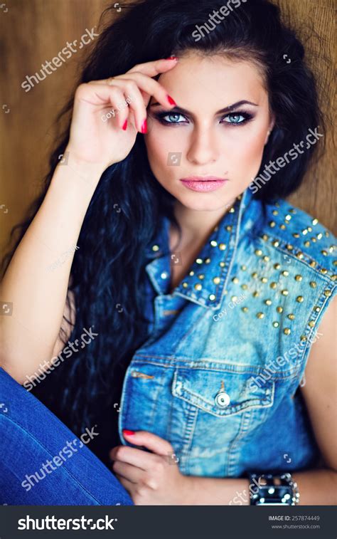 Portrait Beautiful Sexy Sensual Girl Brunette Stock Photo 257874449 Shutterstock
