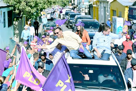 Pld Marcha En Santiago Y Mar A Trinidad S Nchez Peri Dico Elcaribe