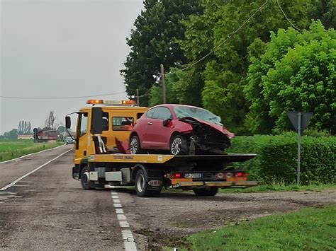 Via Del Fantino Scontro Tra Auto Due Feriti Gravi