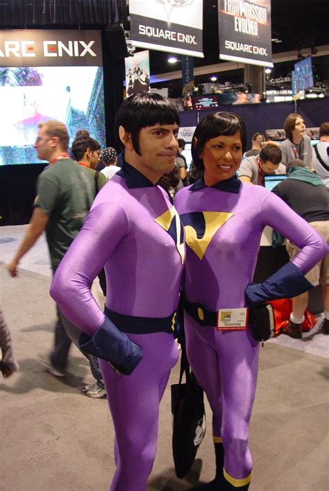 Wonder Twins Cosplay – Comic-Con 2010 | BAMFAS.com | Wonder twins ...